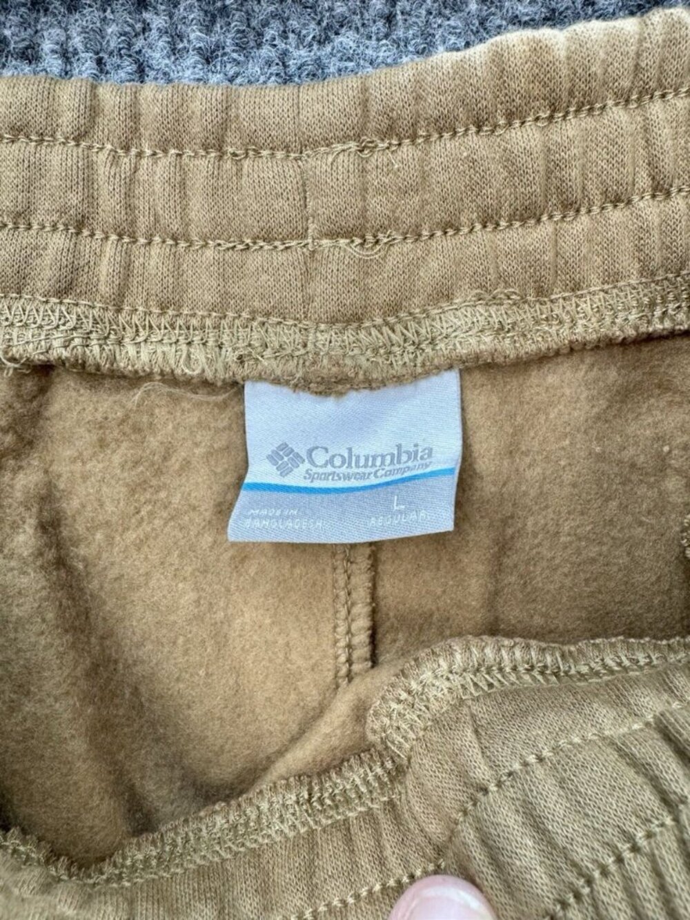 Columbia Trek Joggers Mens Large Tan Sweatpants Drawstring Pockets Logo NEW - Picture 5 of 10
